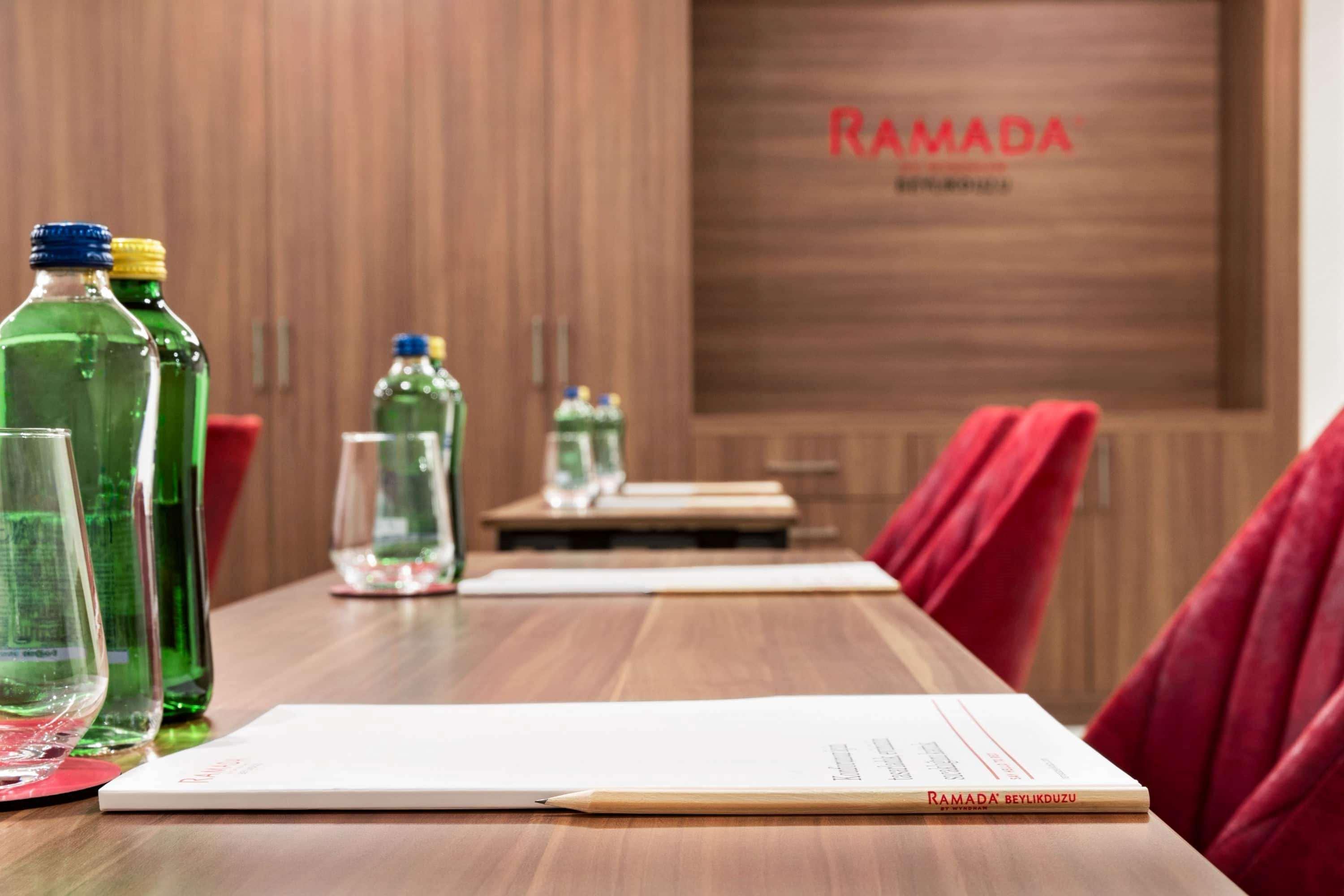 Hotel Ramada By Wyndham Beylikduzu Istanbul Exterior foto