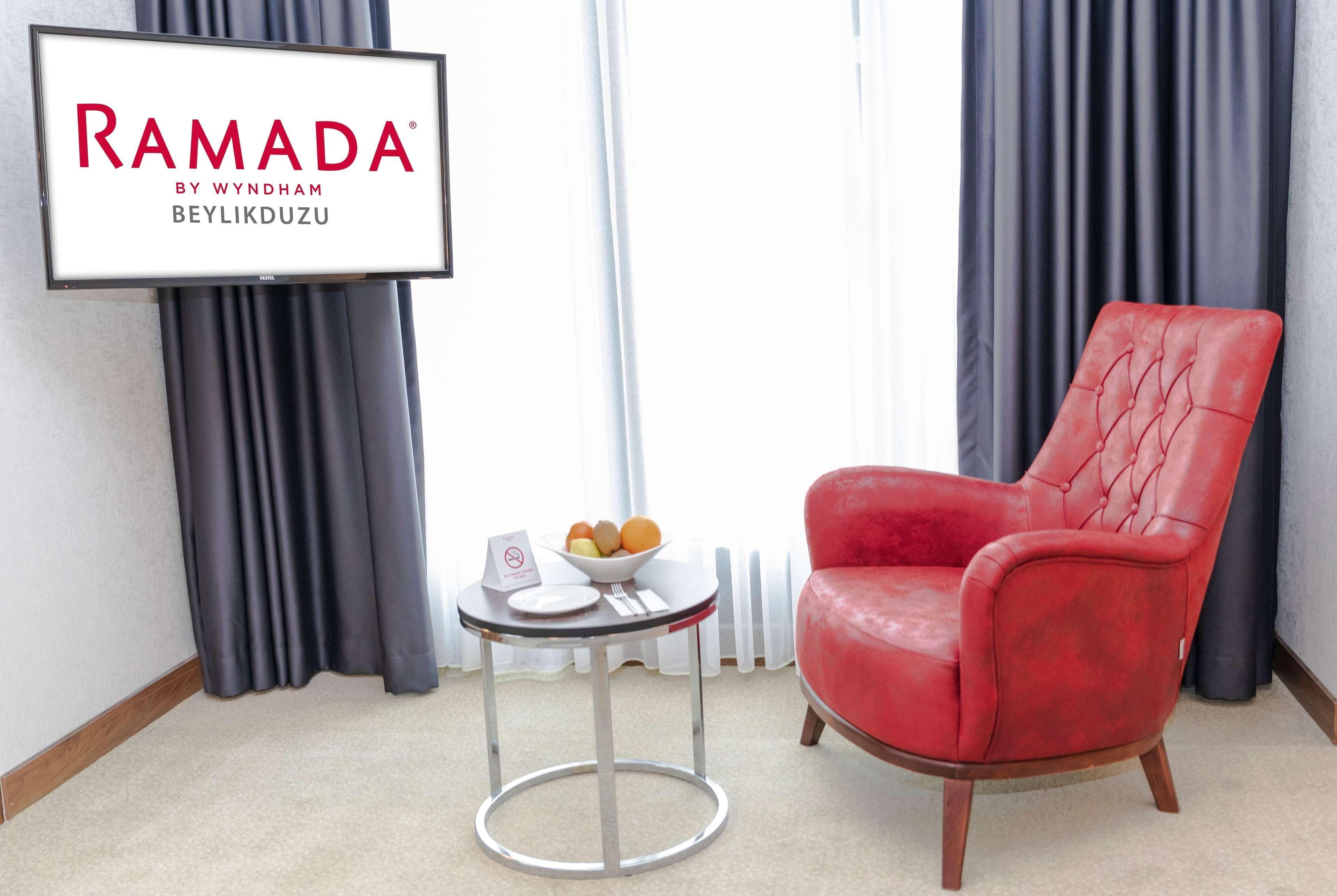 Hotel Ramada By Wyndham Beylikduzu Istanbul Exterior foto